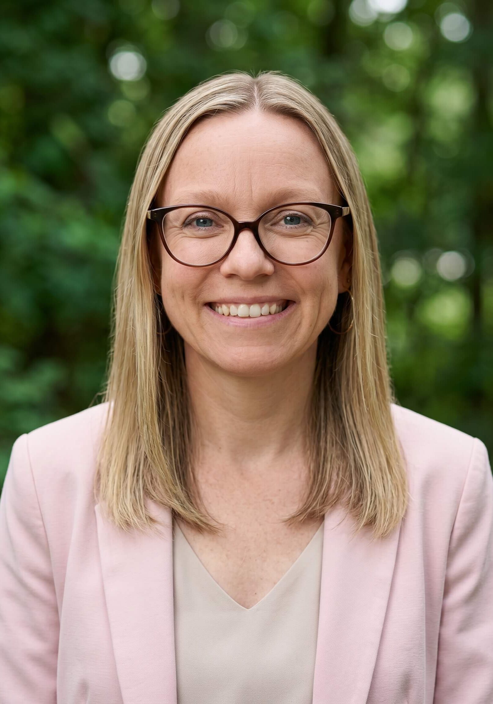Caroline headshot